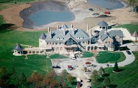 Photo de la prison dorée de Mariah Carey, sa maison qu'elle a baptisé "Sing Sing" qui pour elle était une prison, pour mieux contrôler l'emprise émotionnelle dont elle était victime de la part de son mari d'alors, Tommy Mottola.